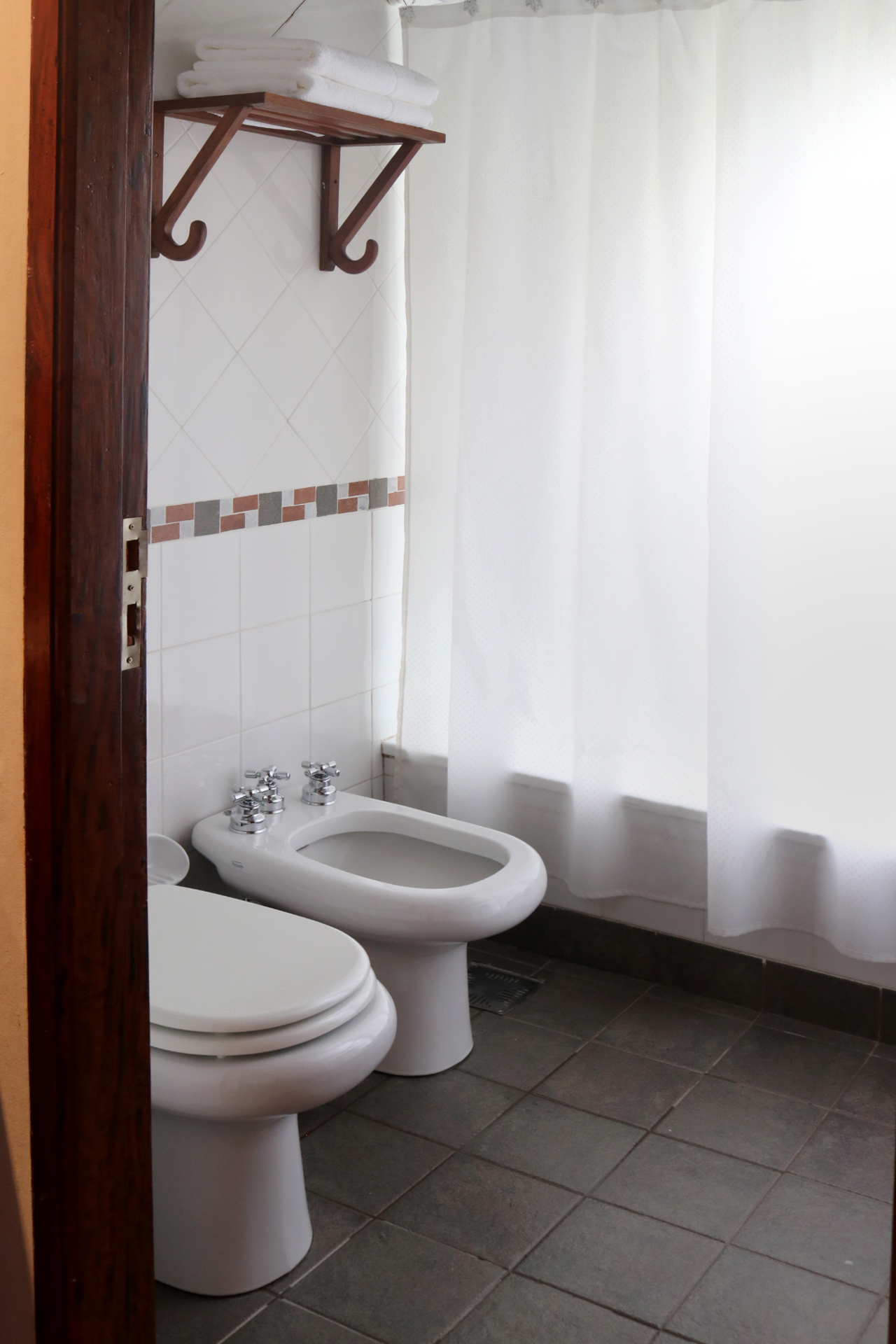 Hotel Torrontes 49/50