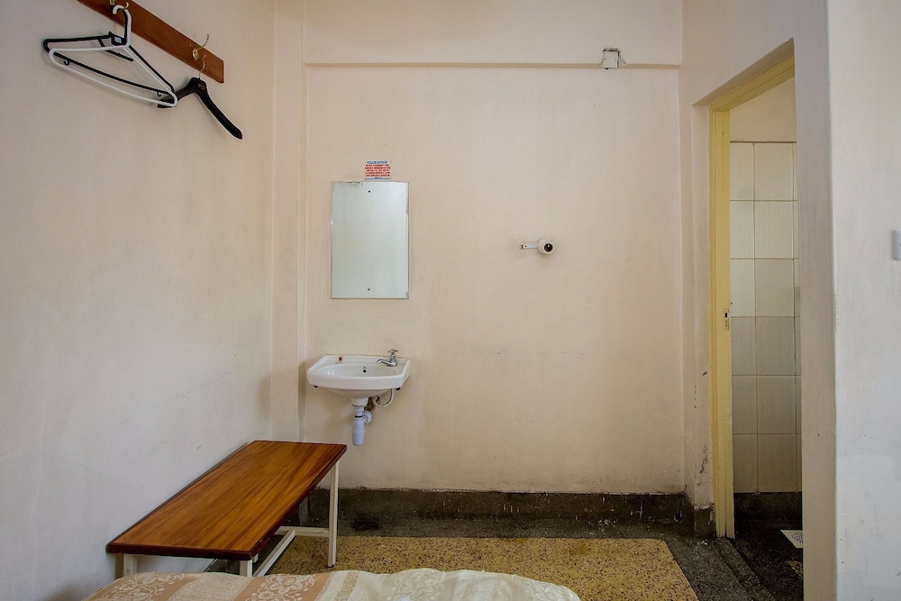Rabi Hotel 20/20