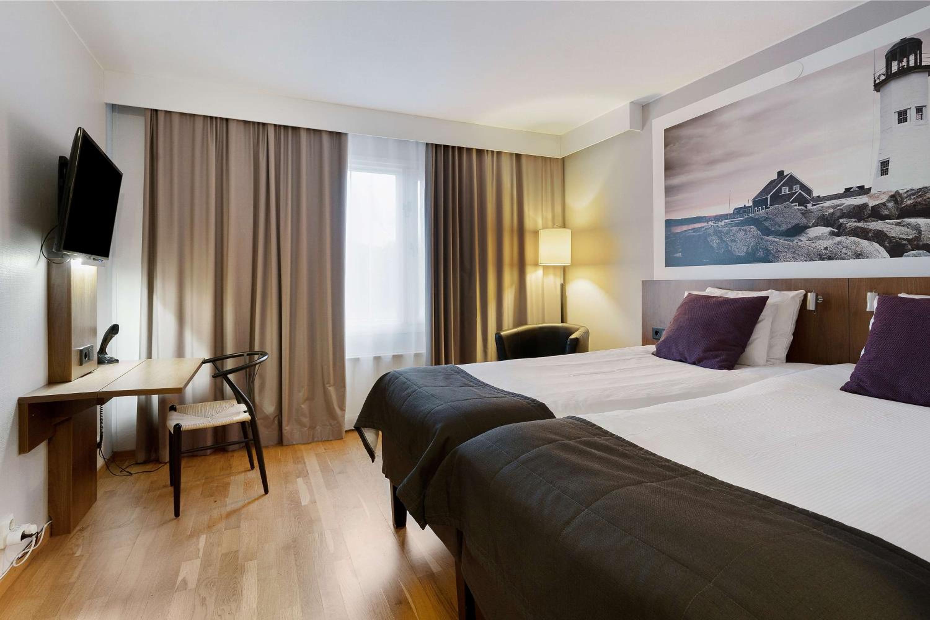 Room, Twin Beds