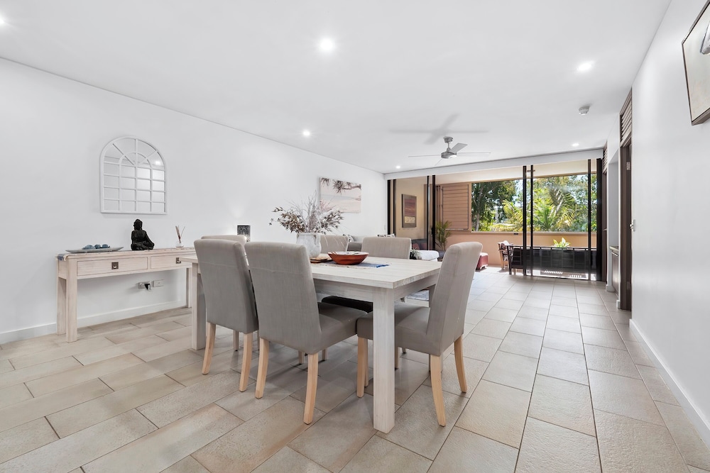 Apartment 316 at Sea Temple Palm Cove 9/50