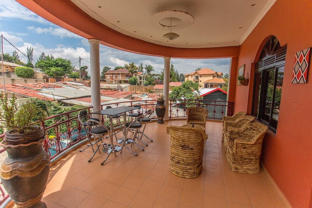 N G Residence 20/27