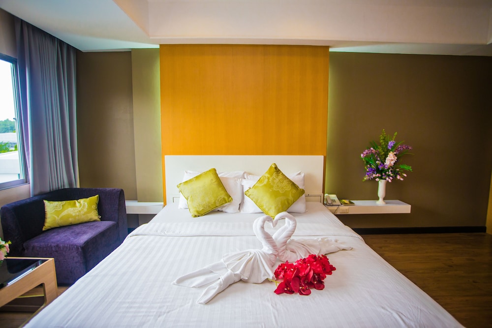 New Travel Lodge Hotel 18/63