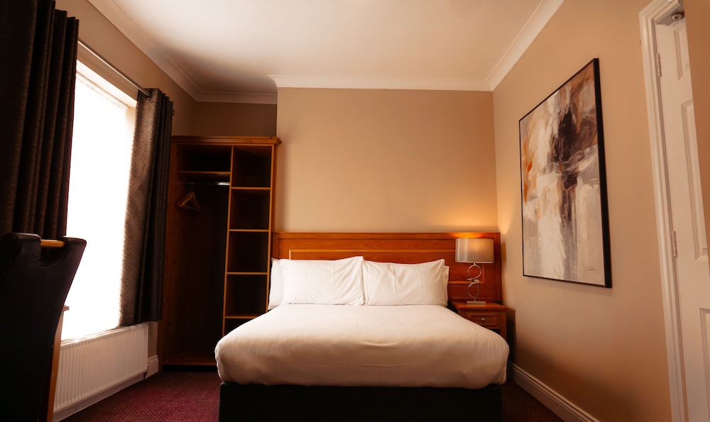 ROOM, TRIPLE