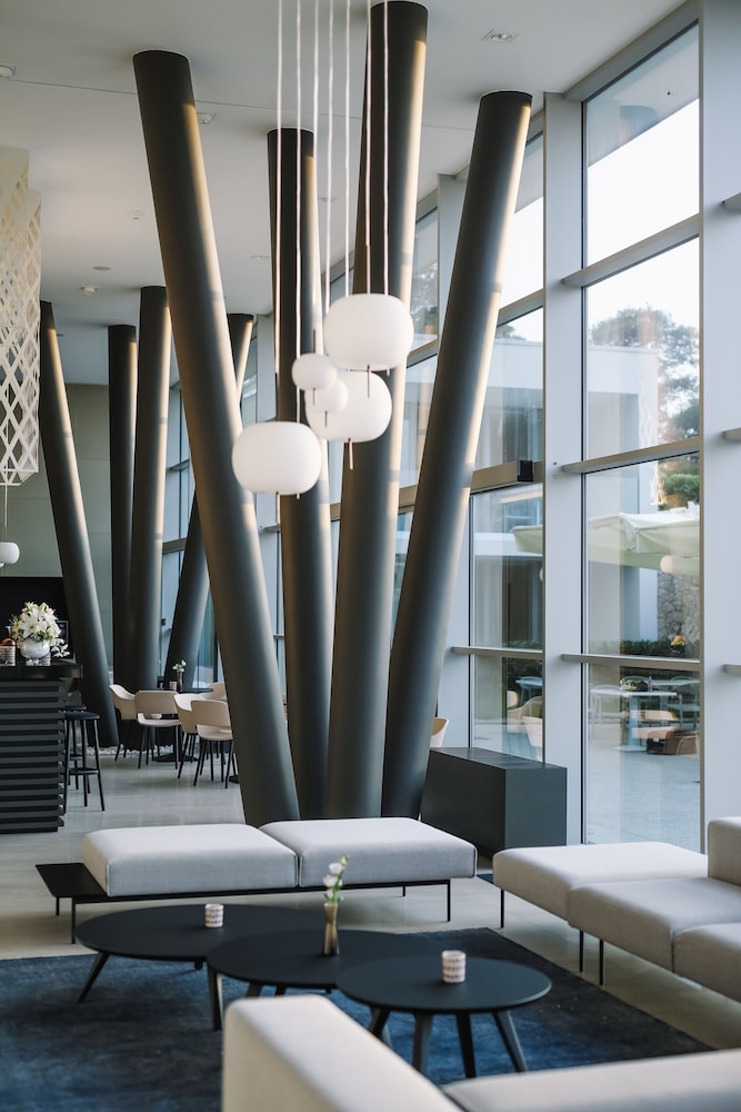 Joel Hotel 38/66