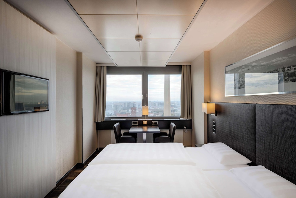 Park Inn by Radisson Berlin Alexanderplatz 8/45