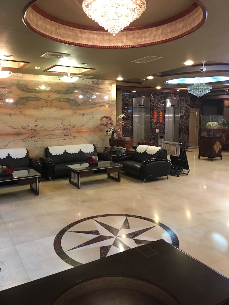 Sunrise Hotel 24/44