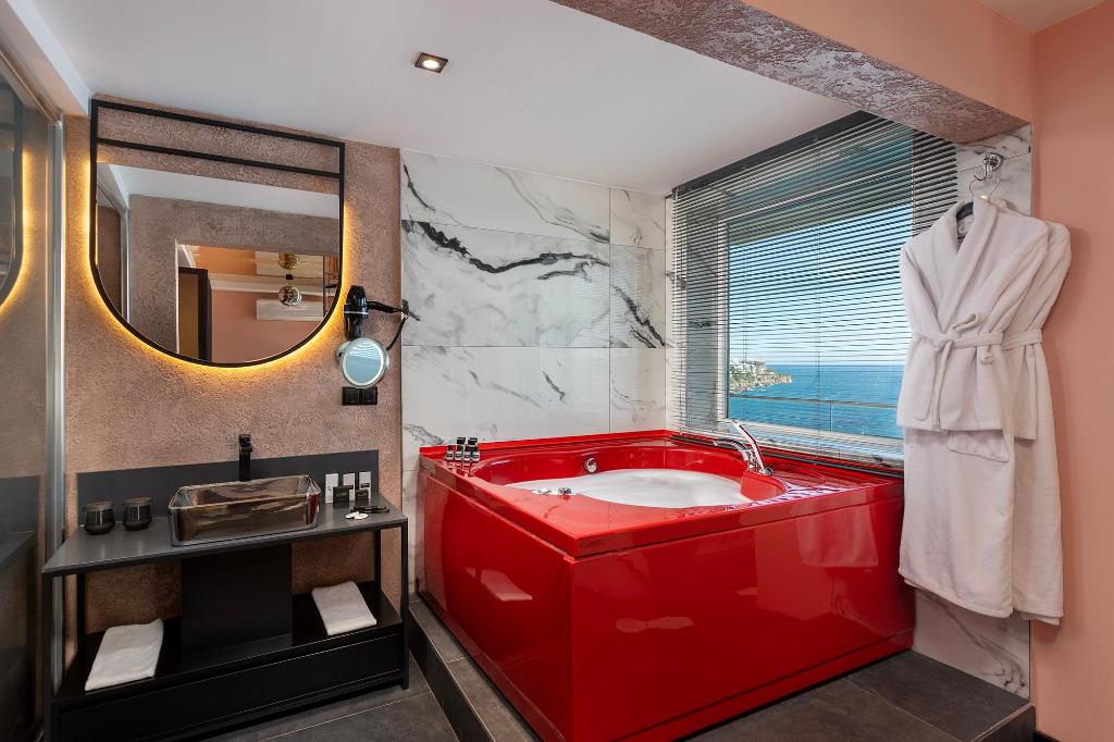 Suite, King Bed, Sauna