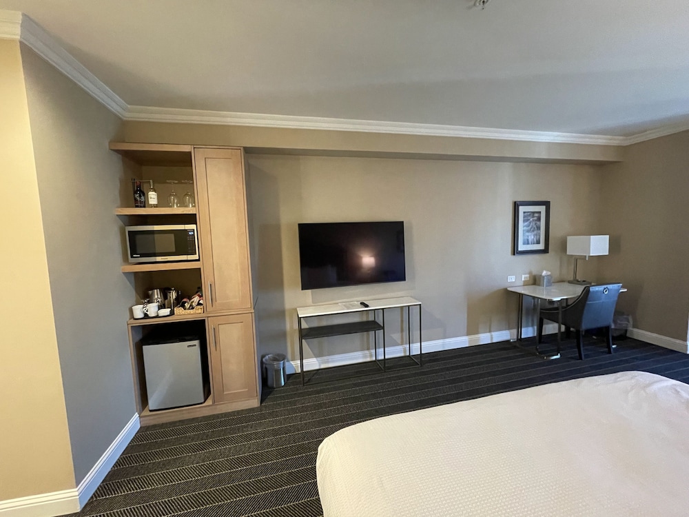 Majestic Inn & Spa 21/80