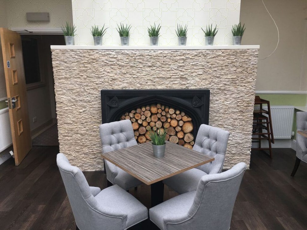 The Highworth Hotel 38/48