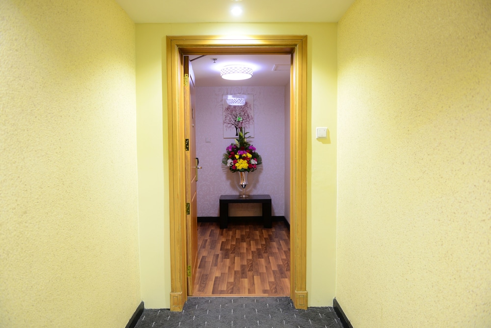 JUFFAIR GATE HOTEL 9/52