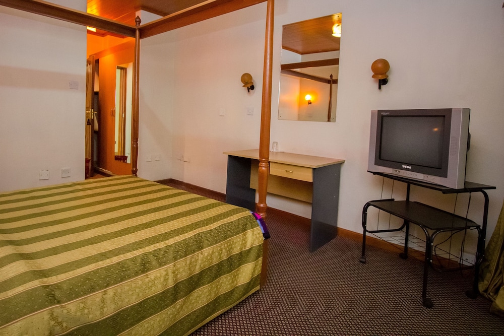 Park Place Hotel 14/80
