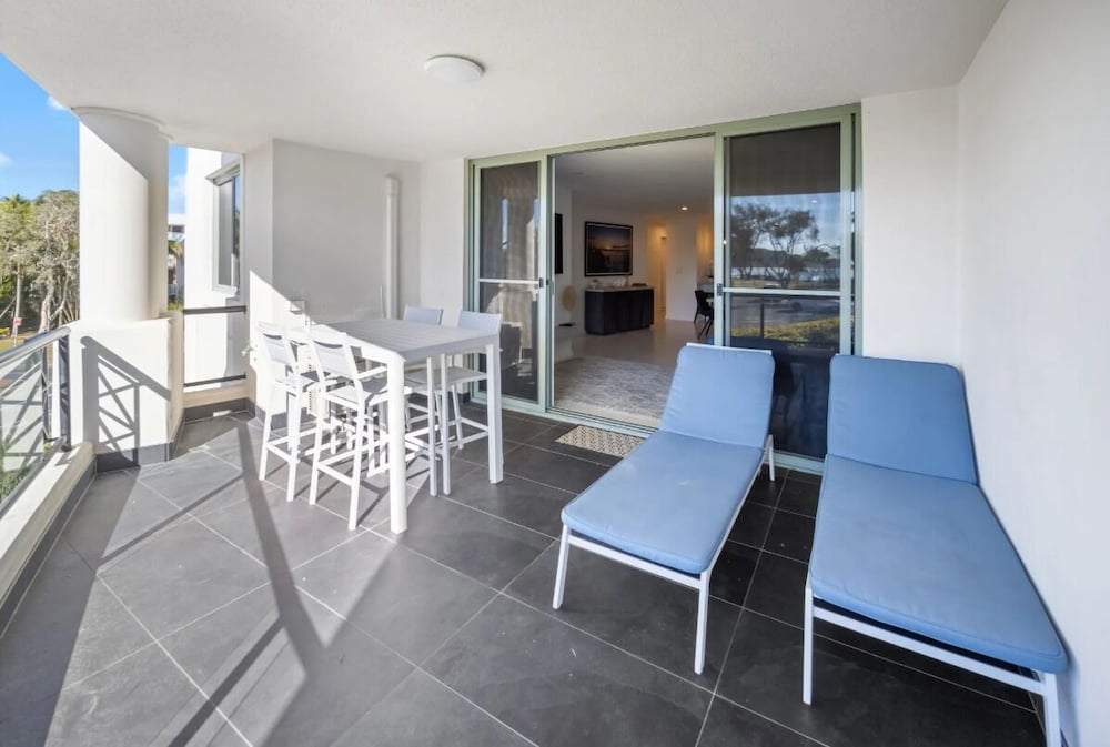 BAY ROYAL APARTMENTS 33/50