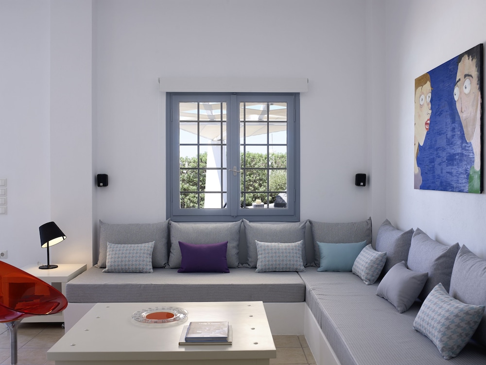 Christou Estate 22/50