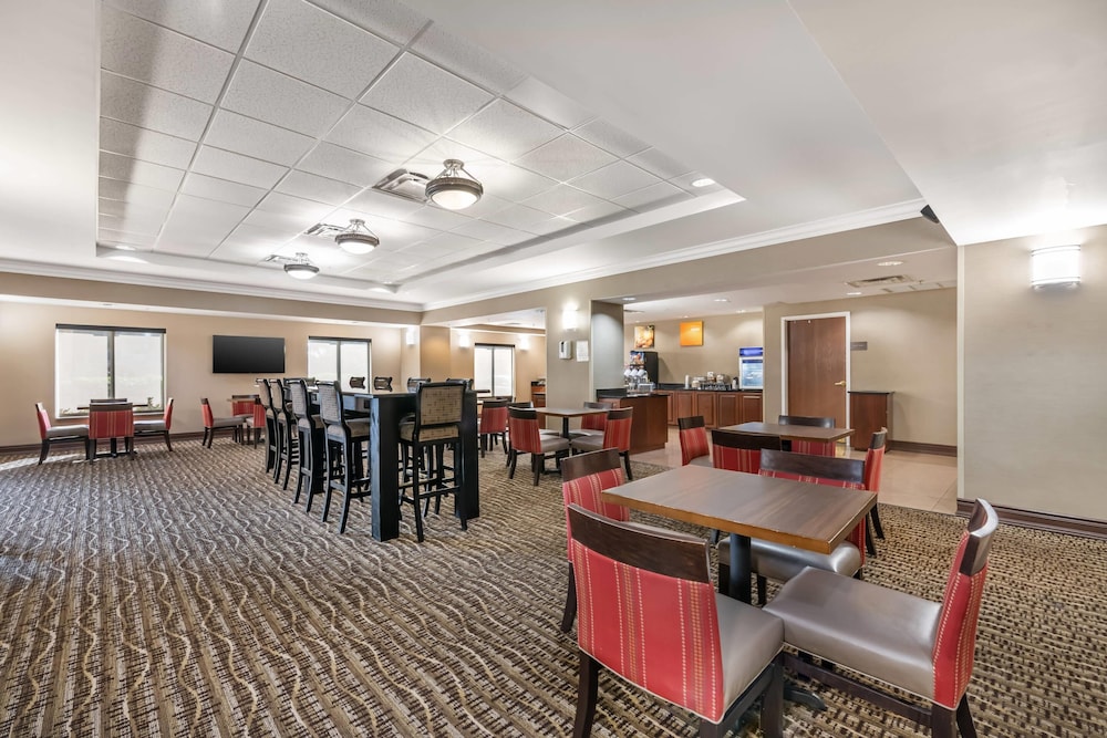 Comfort Suites Ocala - North 23/37