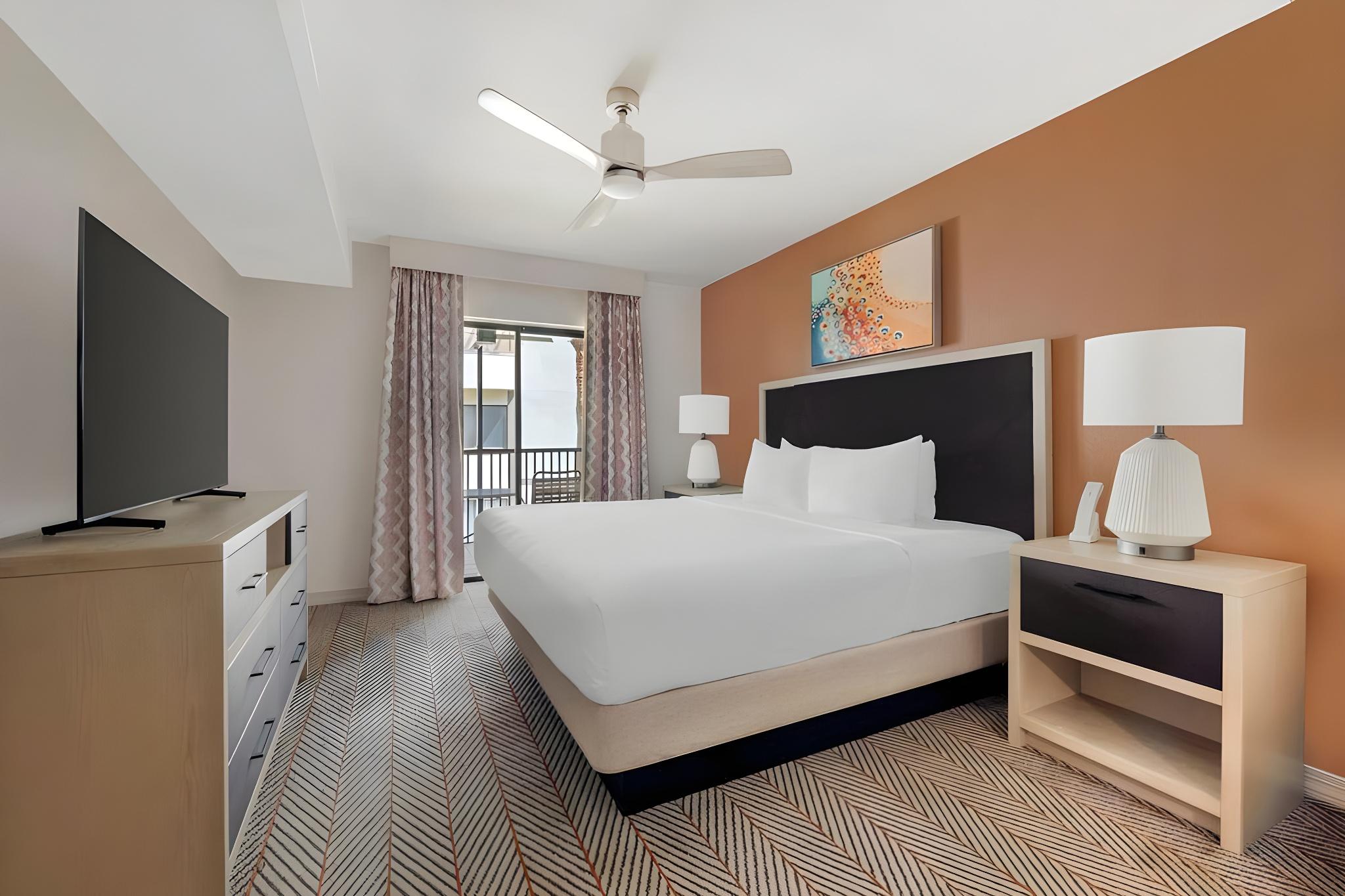 2 Bedrooms, Condo, Kitchen