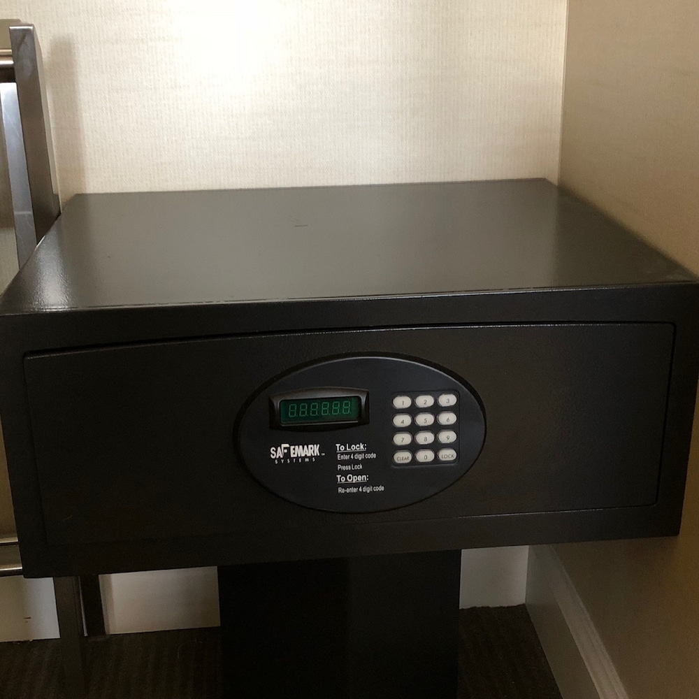 Cupertino Hotel 33/54