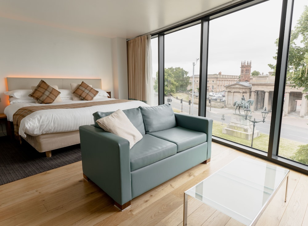 Abode Chester 40/47