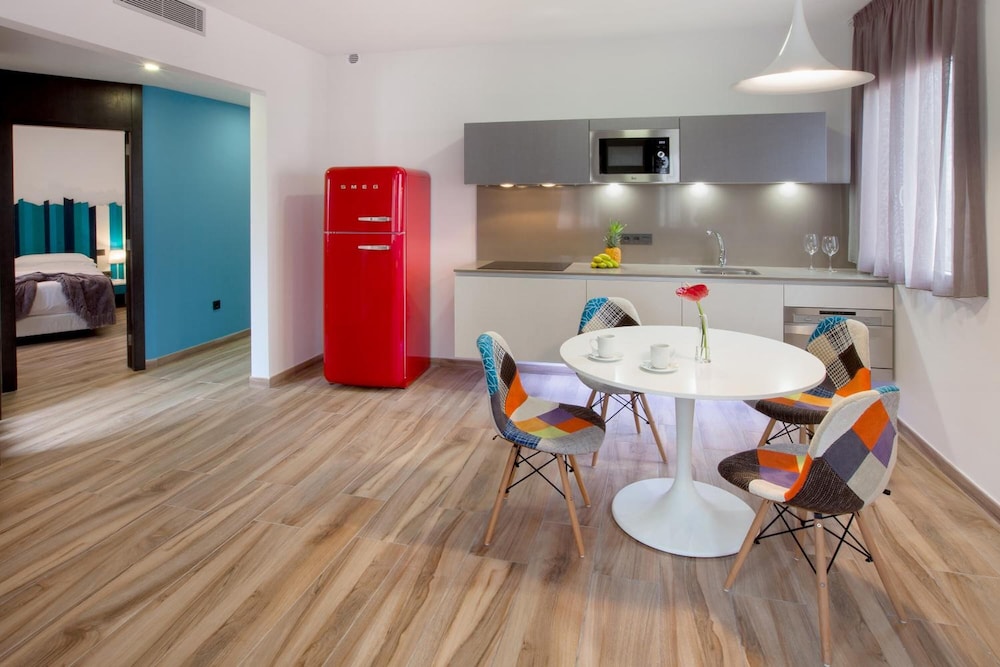 Gran Marina Suites 56/67