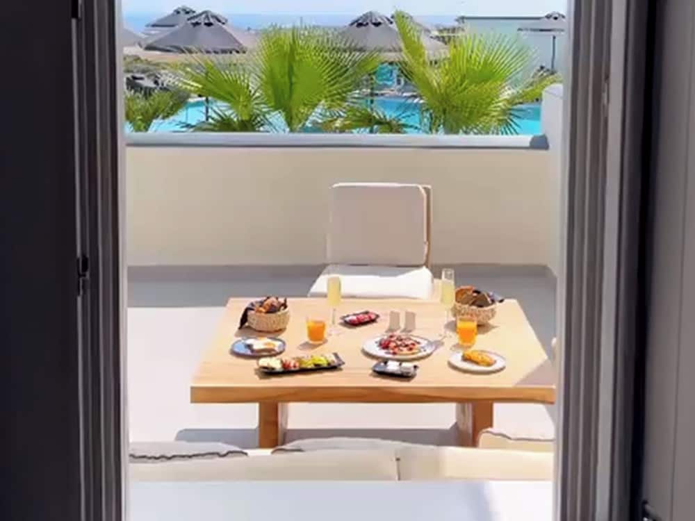 Myst Boutique Hotel Santorini 62/77