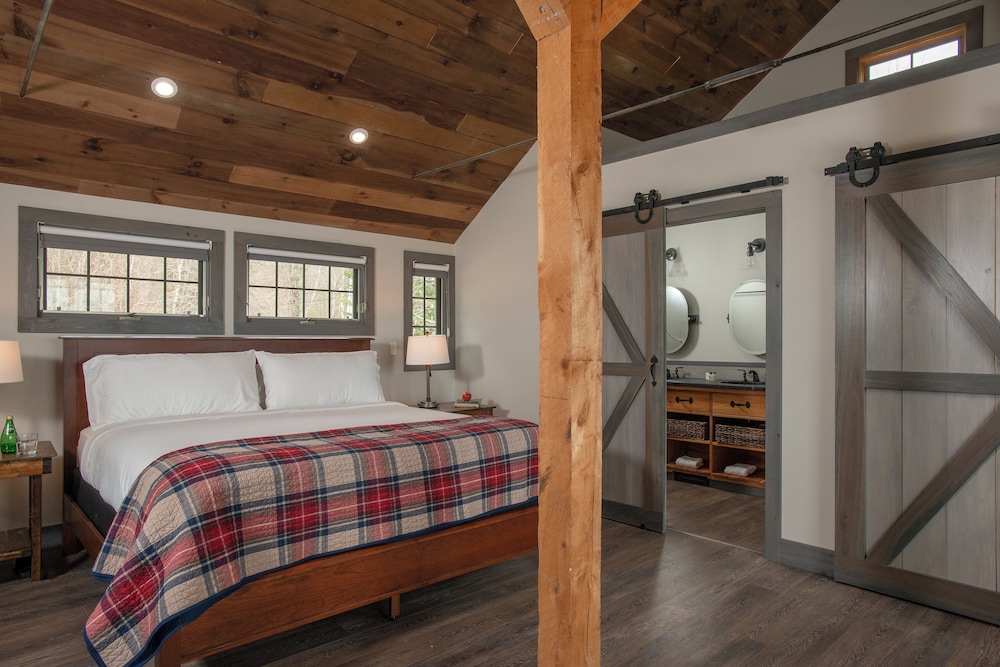 Cottage, 3 King Beds, Long View
