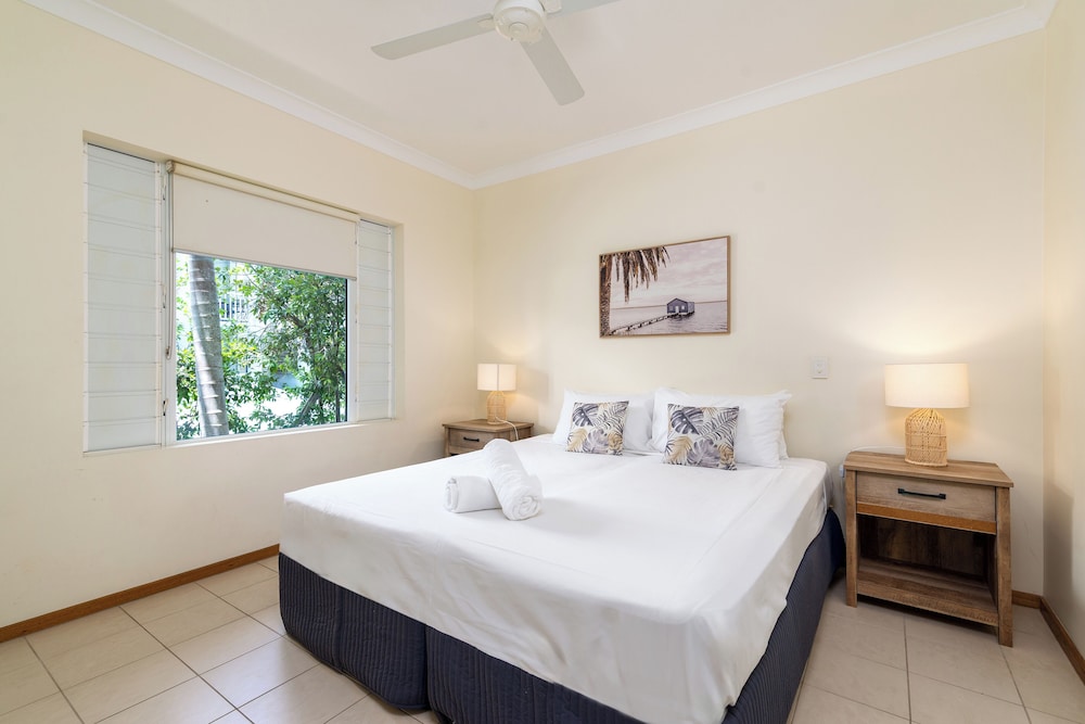 2 BEDROOMS, STANDARD, POOL VIEW