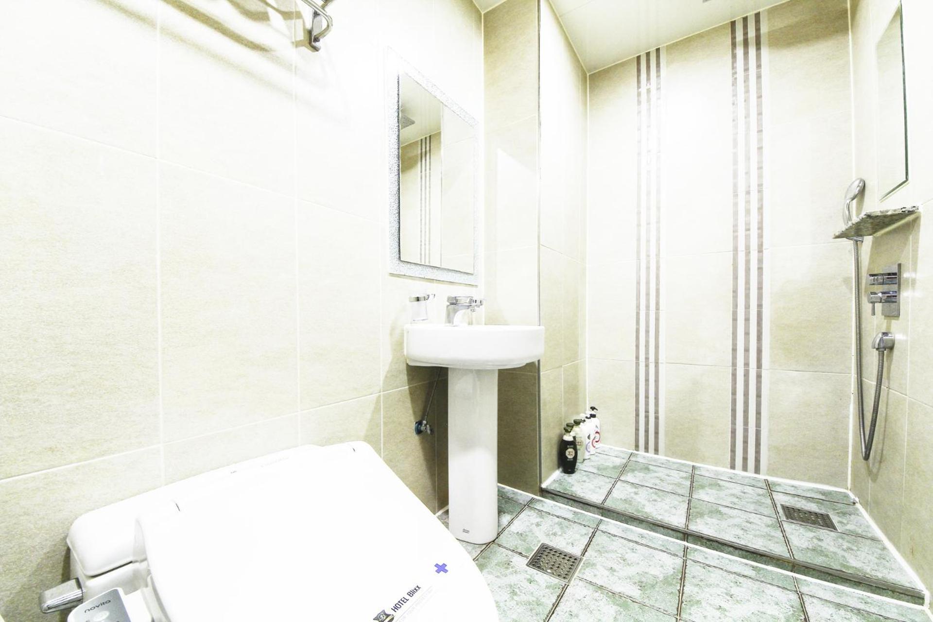 Blixx Hotel 48/50