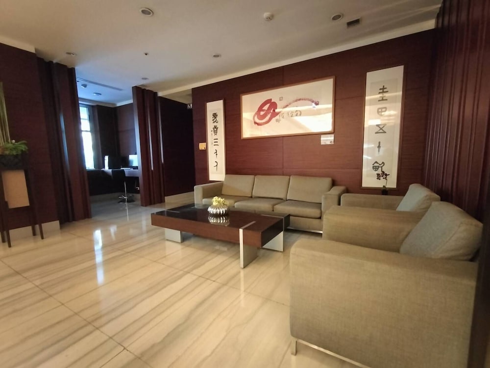 Urban Hotel 33 47/69