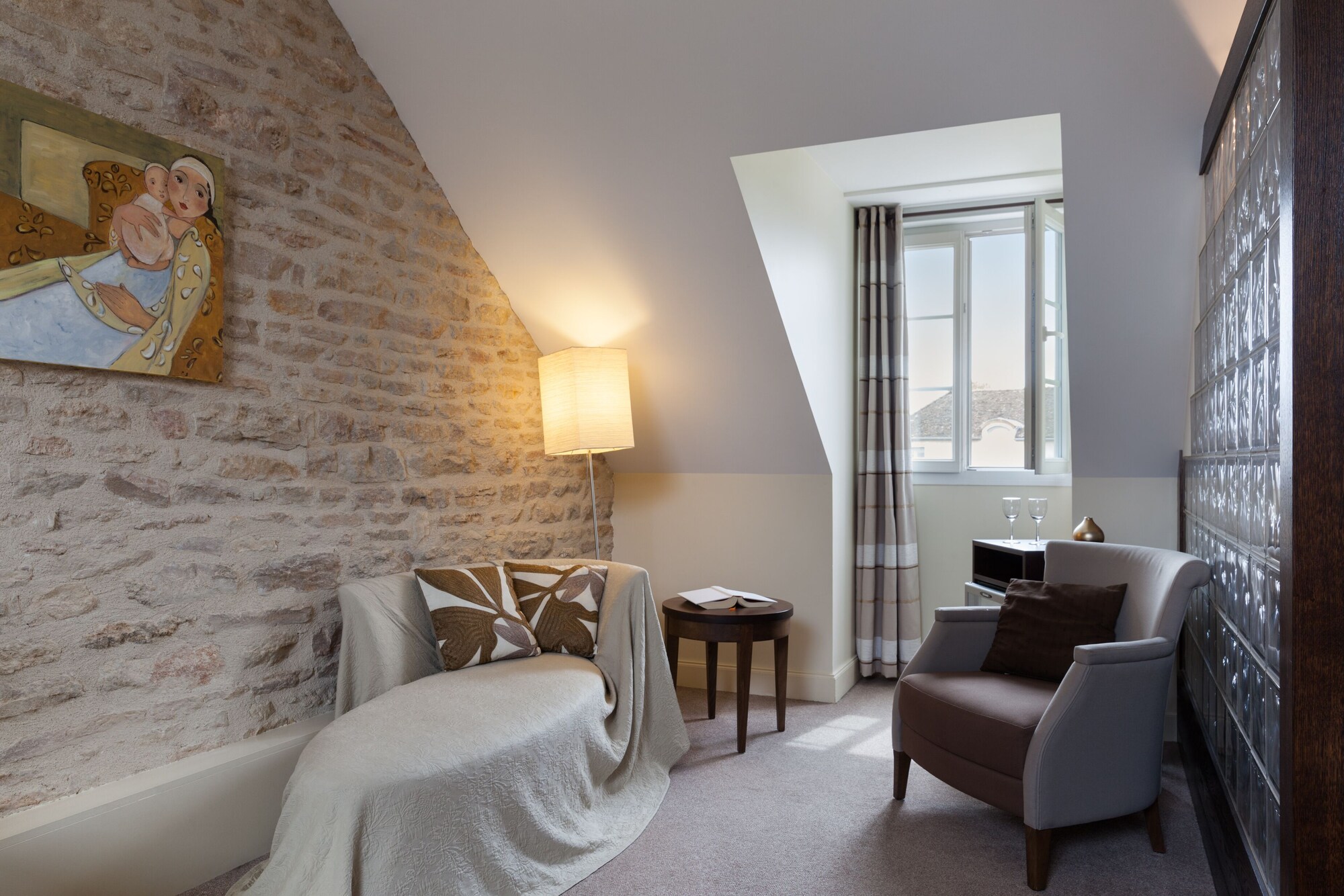 غرفة سوبيريور بسرير كينج، Hotel The Originals de la Paix Beaune 8/10