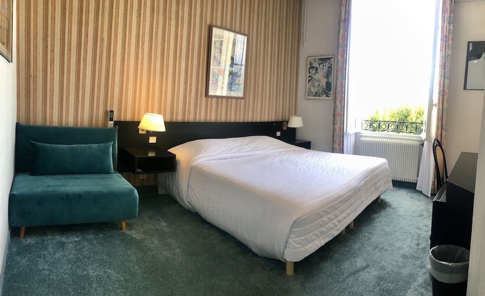 Hôtel Des Mimosas 12/47