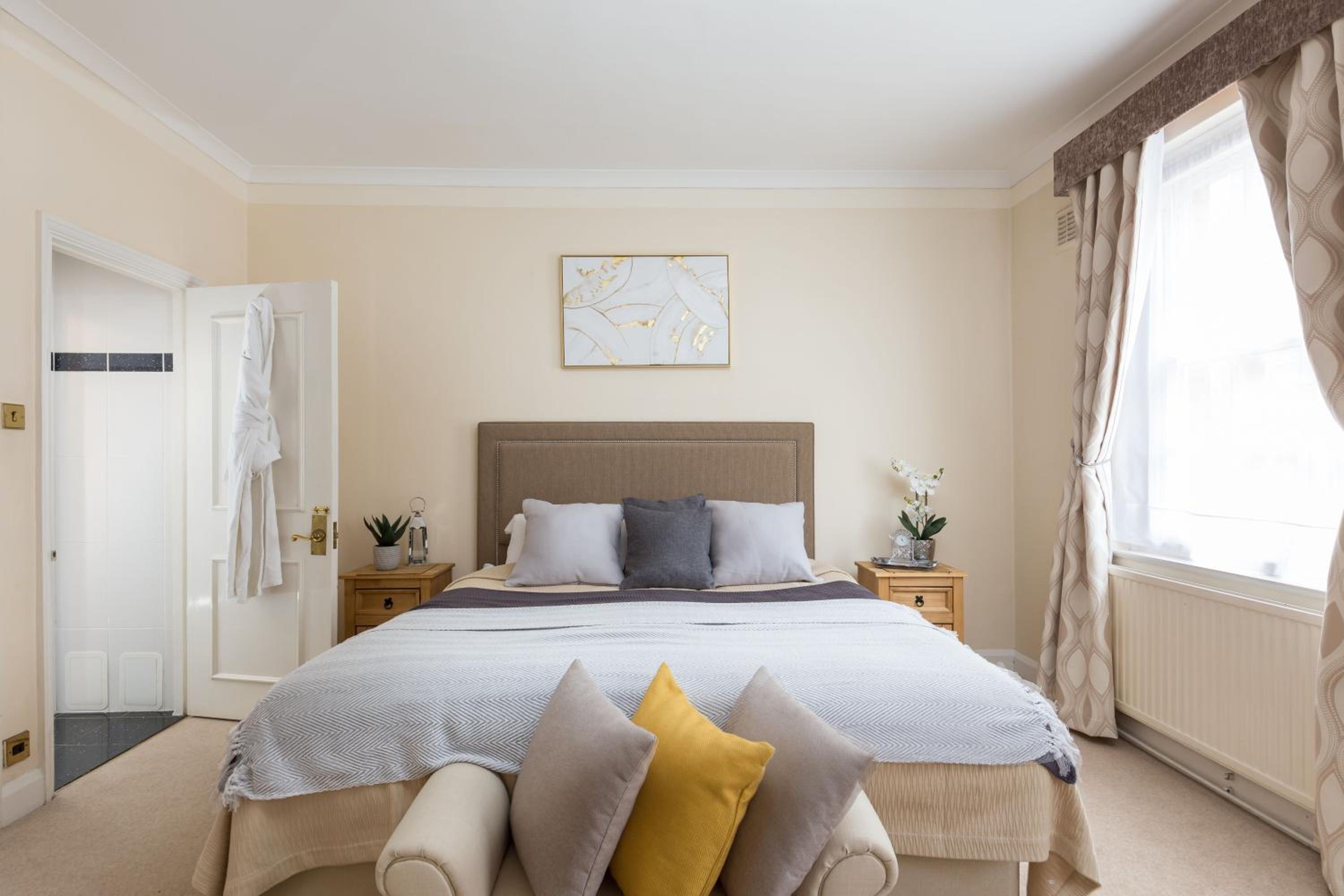 4 Bedrooms, Royal, Apartment