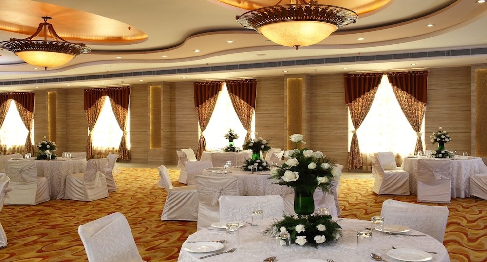 Nidhivan Sarovar Portico Vrindavan 45/58