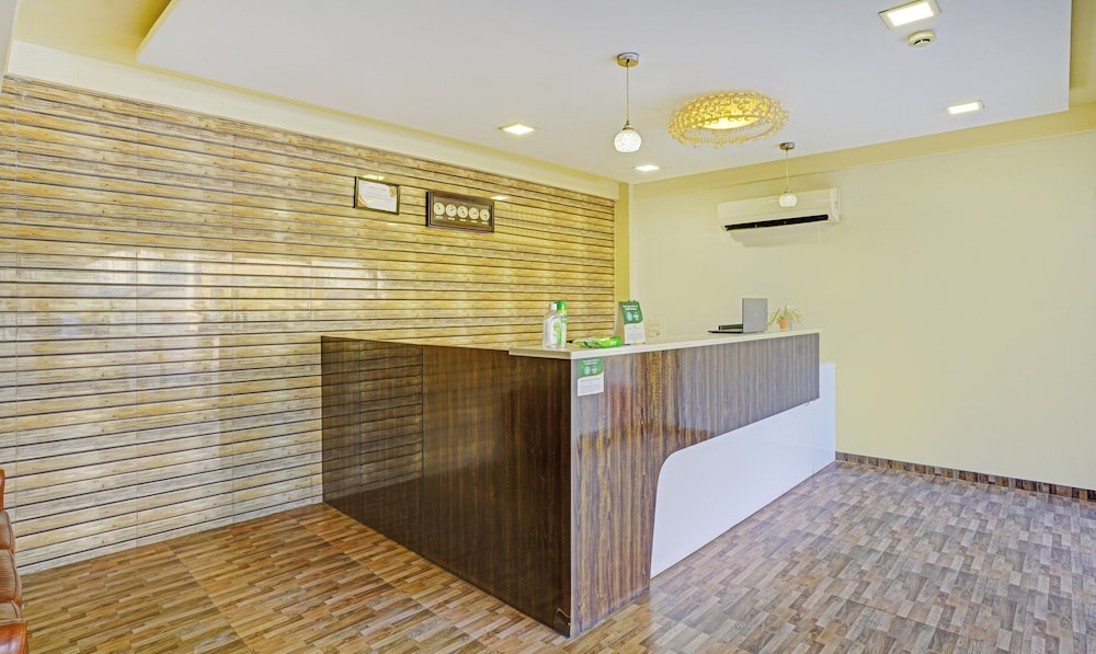 Treebo Trend De Grandeur Hotel and Banquets 8/42