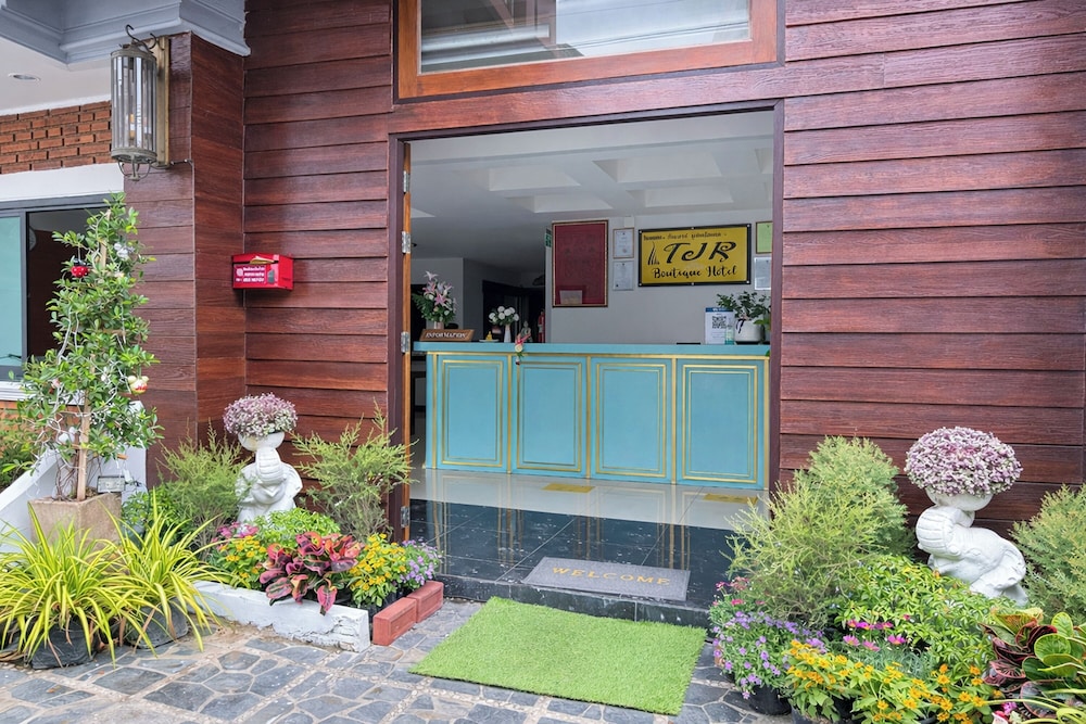 Spring at Tapae (ex. Tjr Boutique House) 9/50
