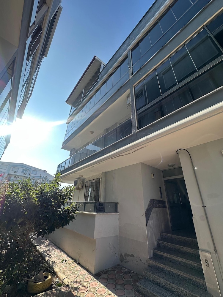 Mavi Restaurant & Apartments 1 5/50