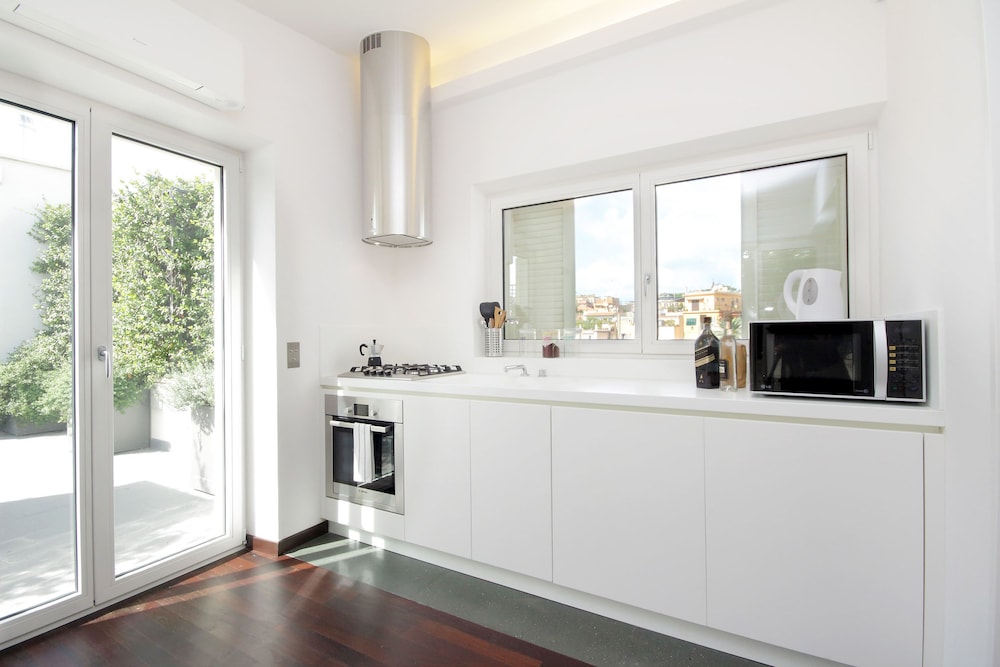 Crispi Luxury Apartments - My Extra Home 4/30