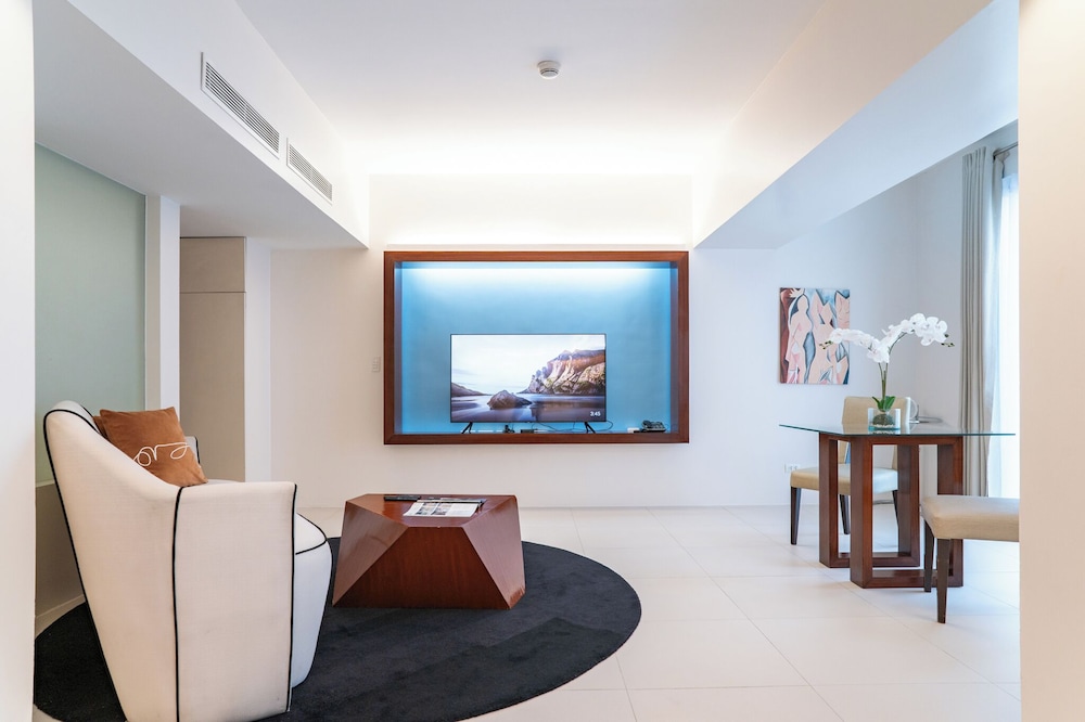 The Picasso Boutique Serviced Residences 56/79