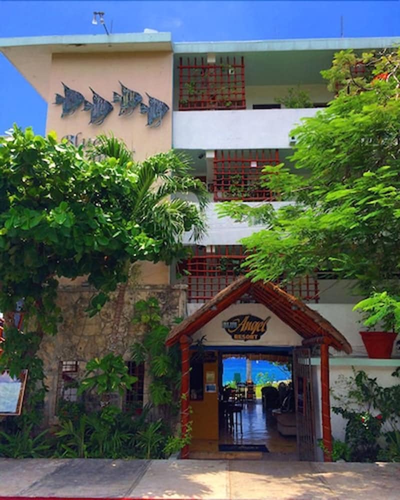 Blue Angel Resort 2/68