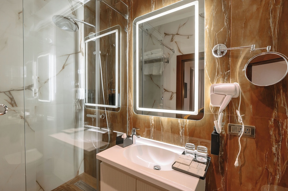Azimut Hotel Moderno Tashkent 42/45