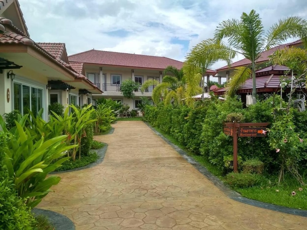 Baan Sooksiri Bangsaray 48/58