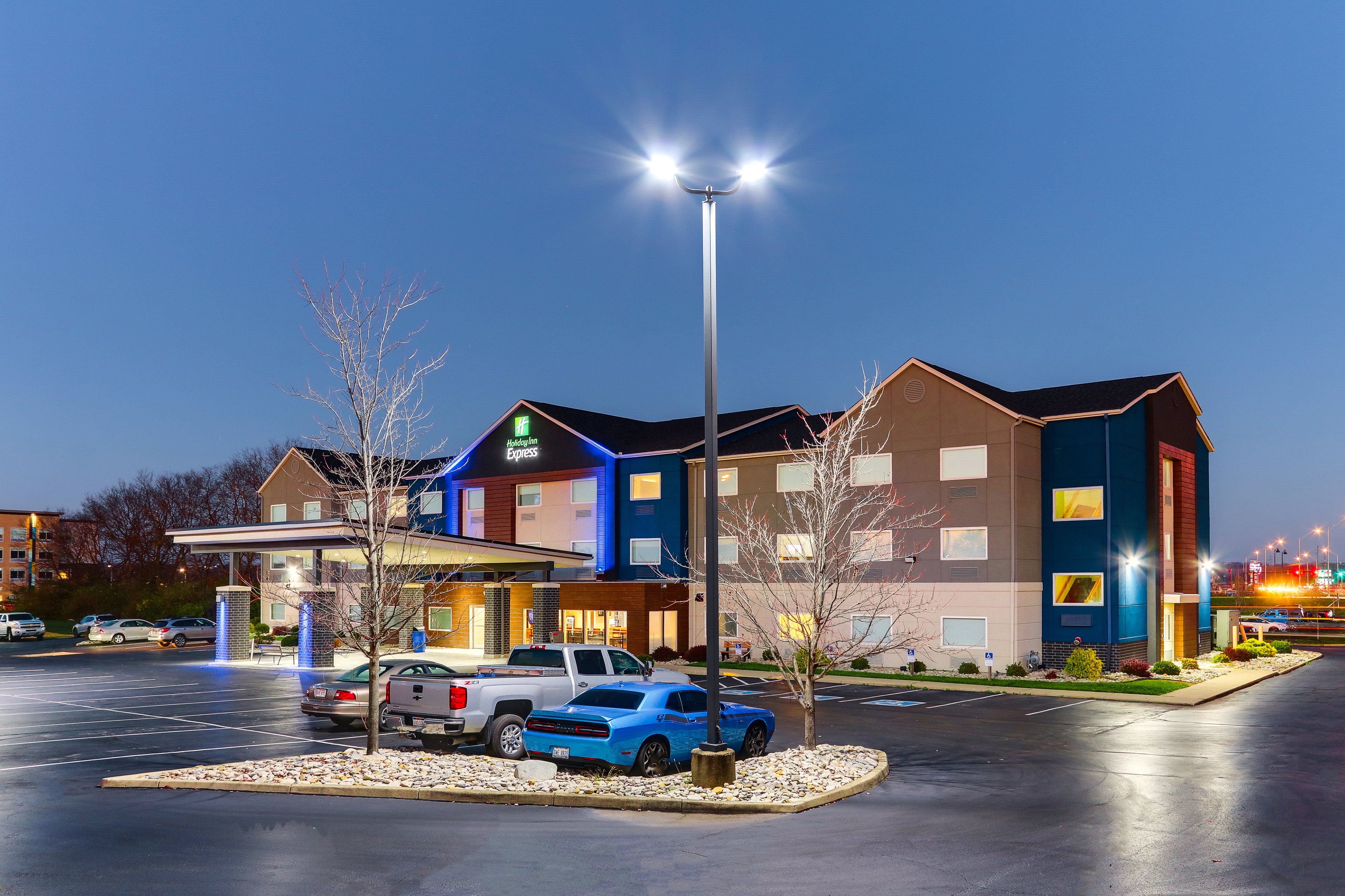 Holiday Inn Express Cincinnati North - Monroe 49/51