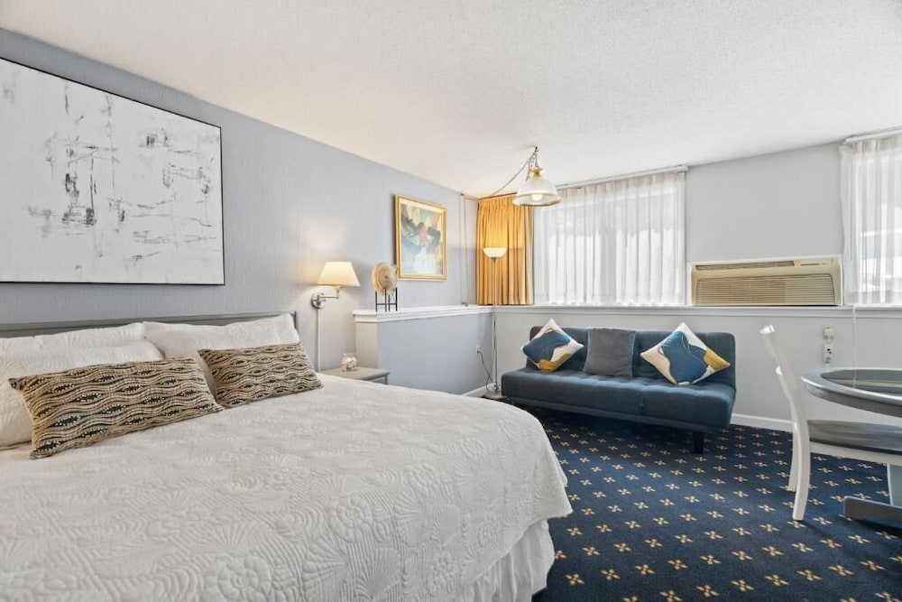 The Niantic Inn 16/50