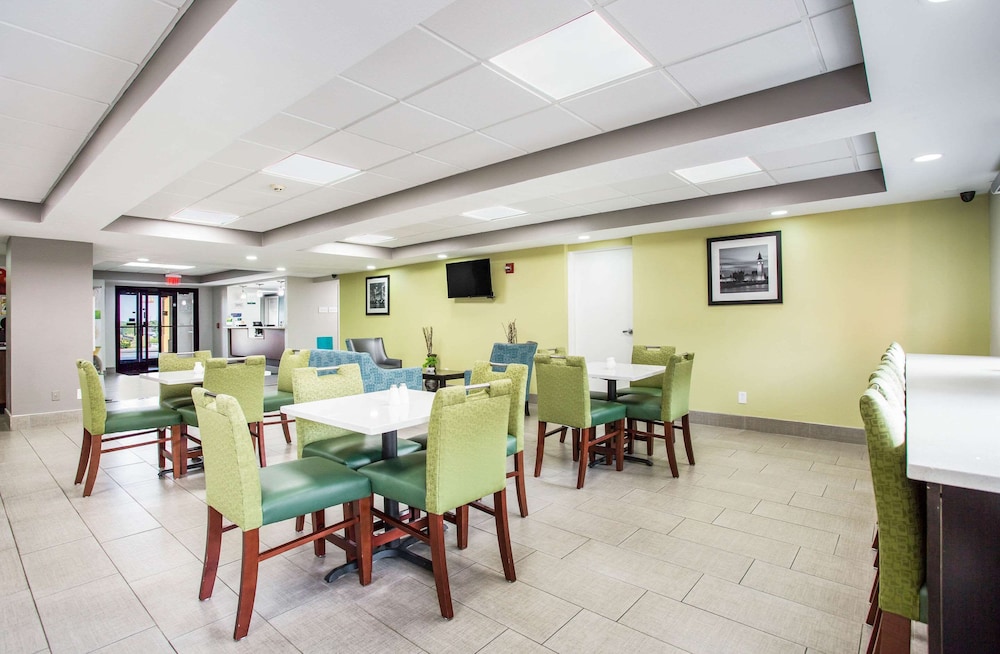 Quality Inn White House 28/38