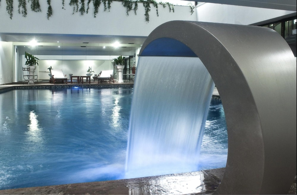 swimming pool spa