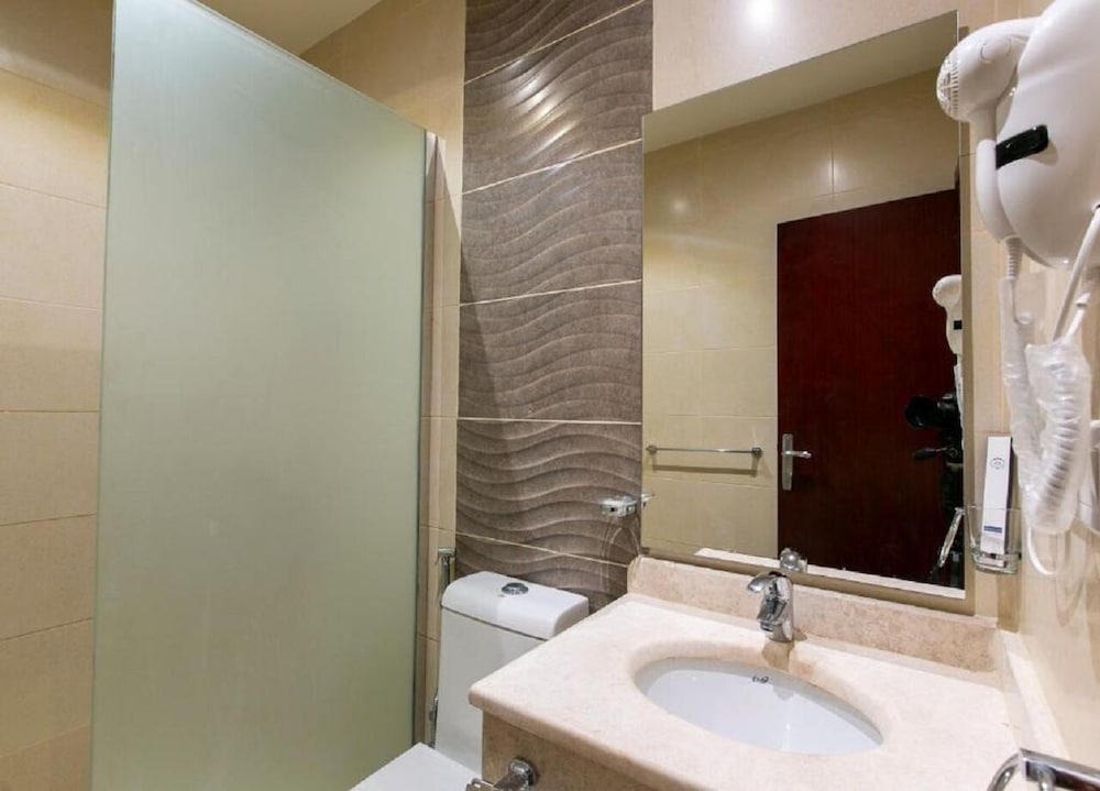 فندق ذا اس(The S Hotel Prince Sultan St) 33/37