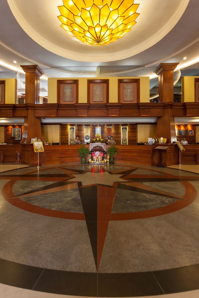 Prince Angkor Hotel and Spa 66/74