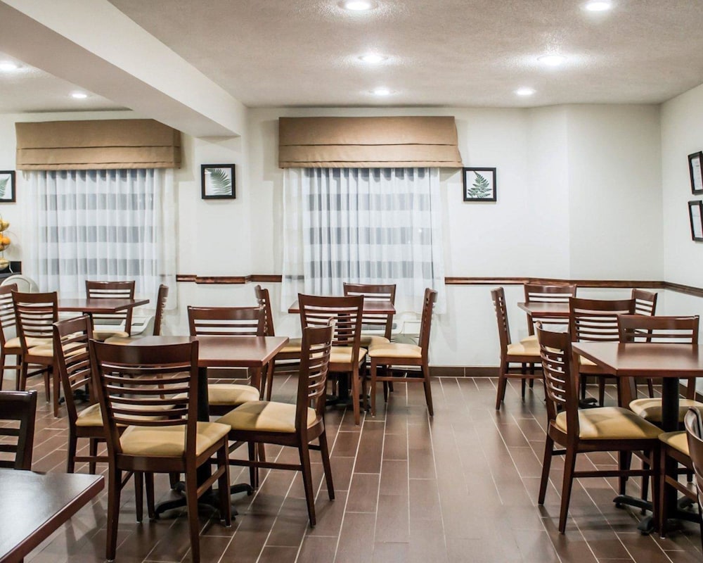 Sleep Inn Summersville - New River Gorge Area 15/27
