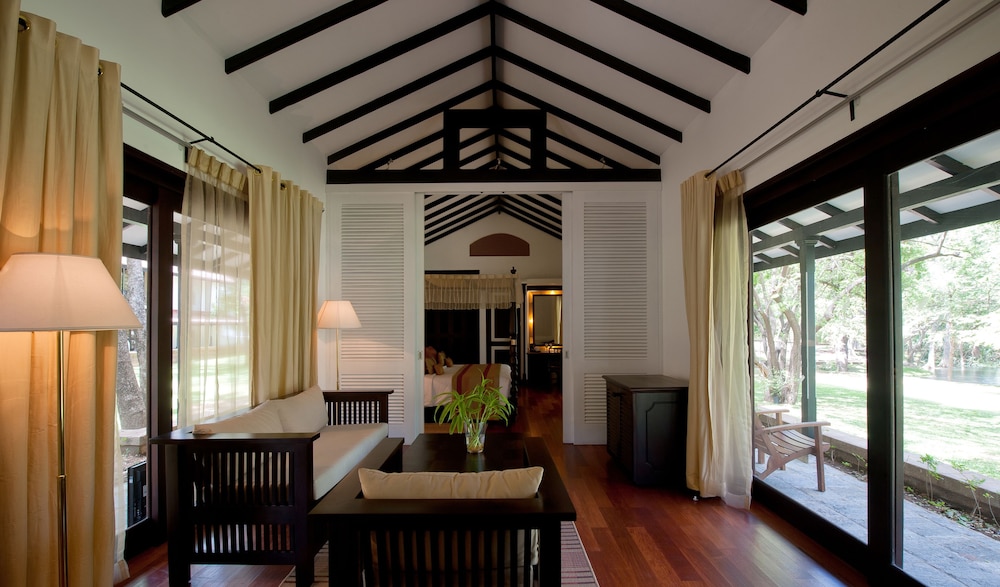 Cinnamon Lodge 30/50