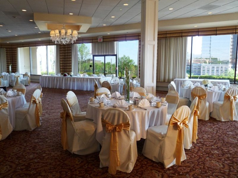 Ramada by Wyndham Cleveland Independence 31/56