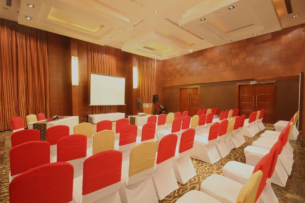 Fortune Select JP Cosmos, Bengaluru 61/70