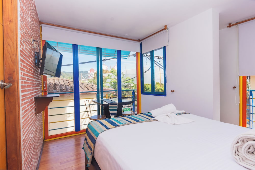 Hotel Guatatur 19/50